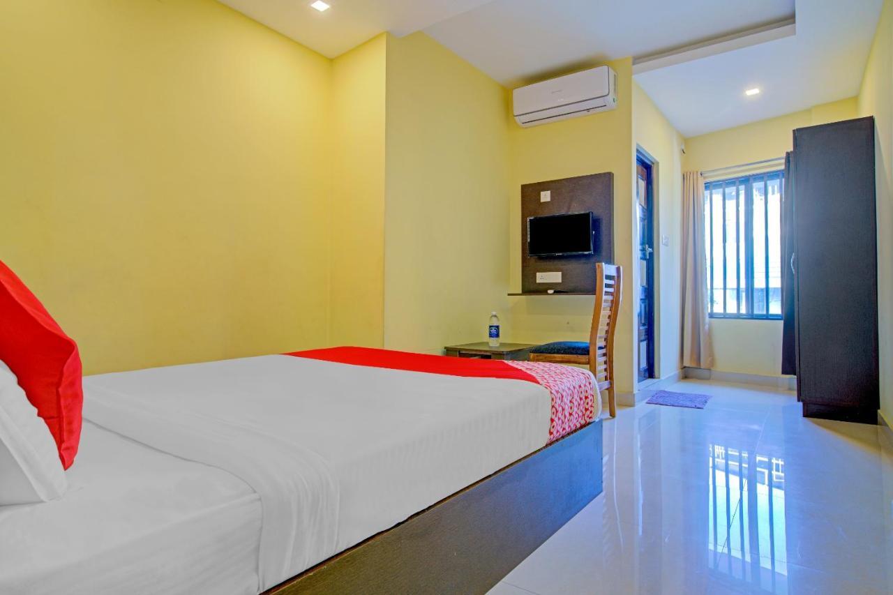 Oyo Flagship 77876 Amigo Suites Kochi 外观 照片
